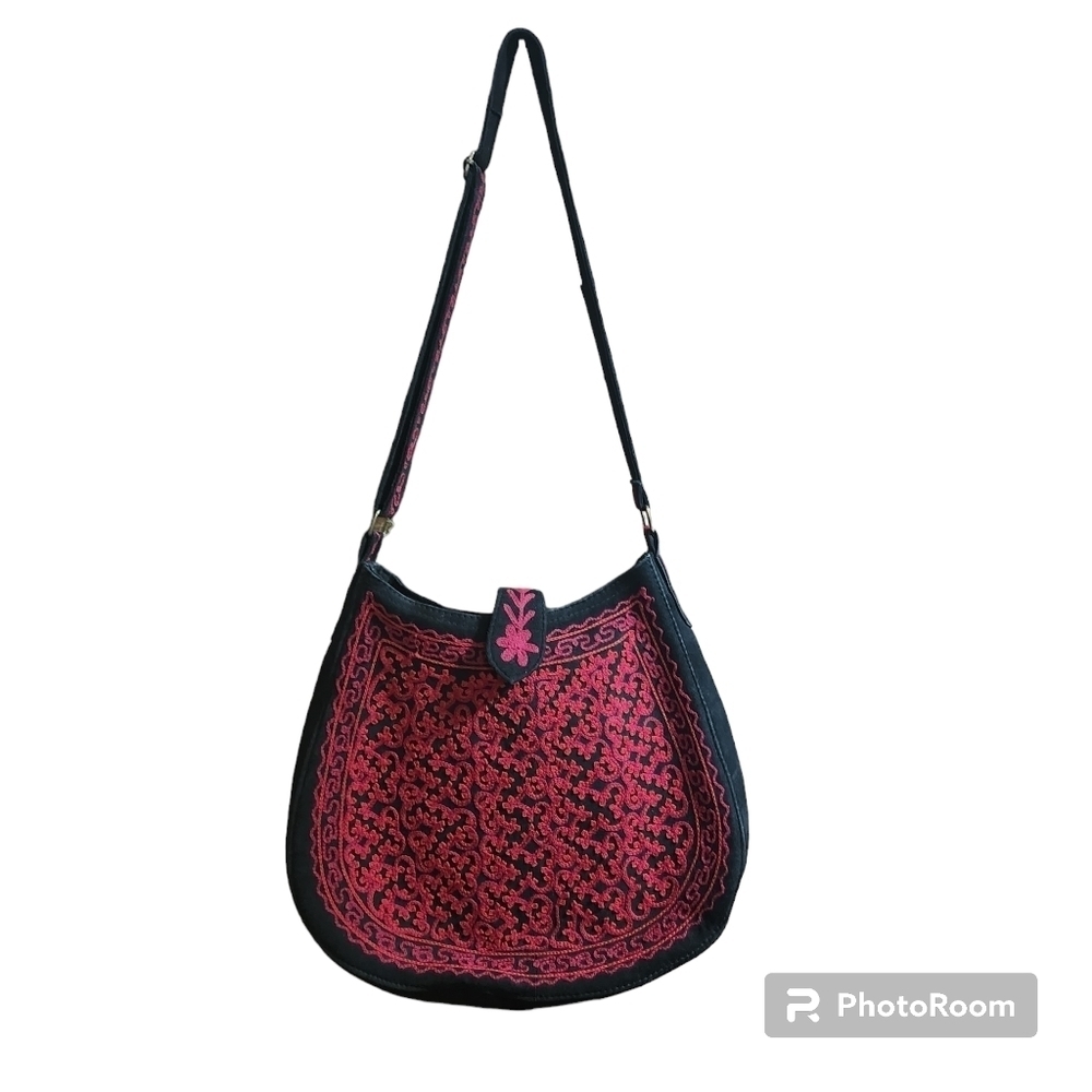 Elegant Black and Pink Hobo Bag